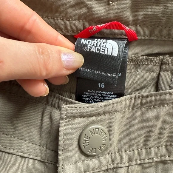 The North Face Women’s Zip Off Convertible Hiking Outdoor Pants - Picture 3 of 7